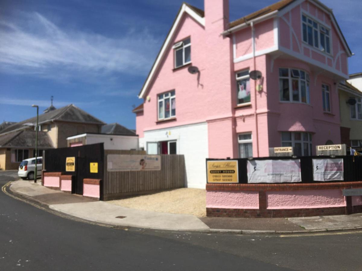 Barbie House ,Opposite The Beach & Paignton Pier , 2 Bedroom Apartment With Private Car Space & Garden , Free Access Next Door To The Stunning Ballet & Make Up School & A Beautiful Ladys Beauty Salon (Adults Only) Bagian luar foto