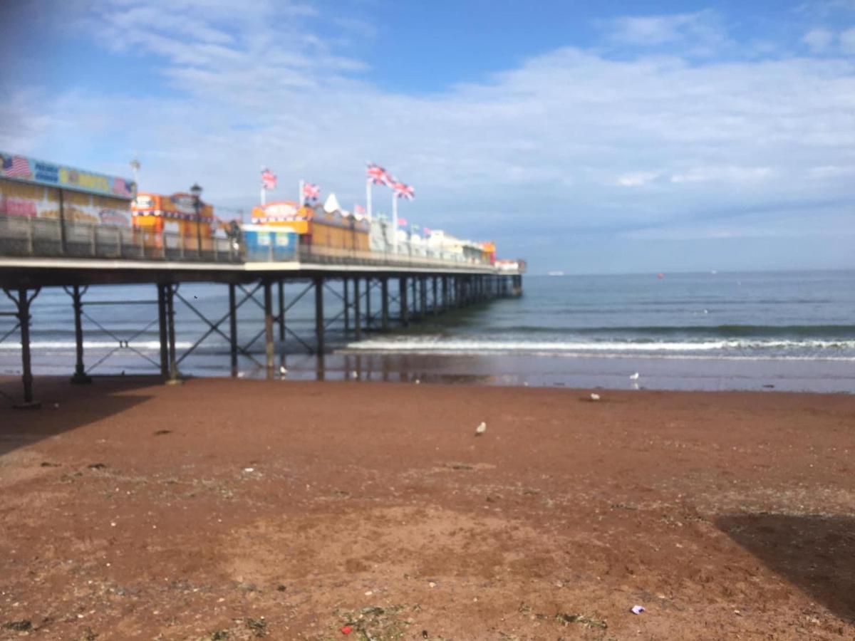 Barbie House ,Opposite The Beach & Paignton Pier , 2 Bedroom Apartment With Private Car Space & Garden , Free Access Next Door To The Stunning Ballet & Make Up School & A Beautiful Ladys Beauty Salon (Adults Only) Bagian luar foto