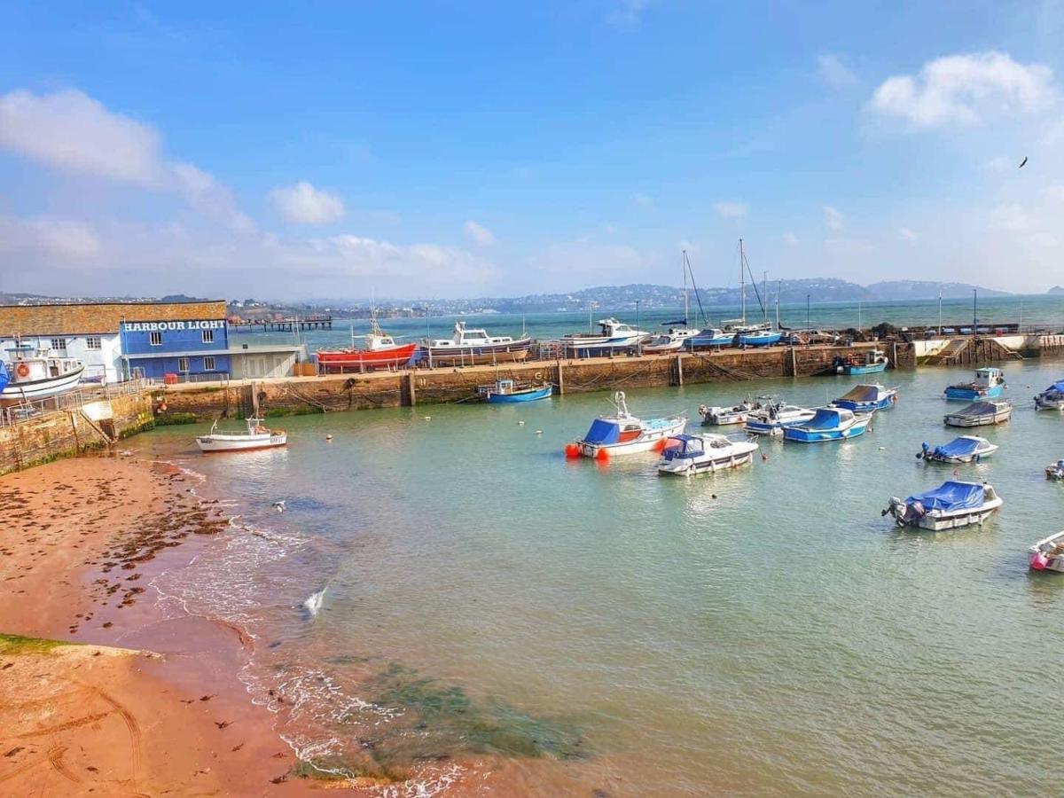 Barbie House ,Opposite The Beach & Paignton Pier , 2 Bedroom Apartment With Private Car Space & Garden , Free Access Next Door To The Stunning Ballet & Make Up School & A Beautiful Ladys Beauty Salon (Adults Only) Bagian luar foto