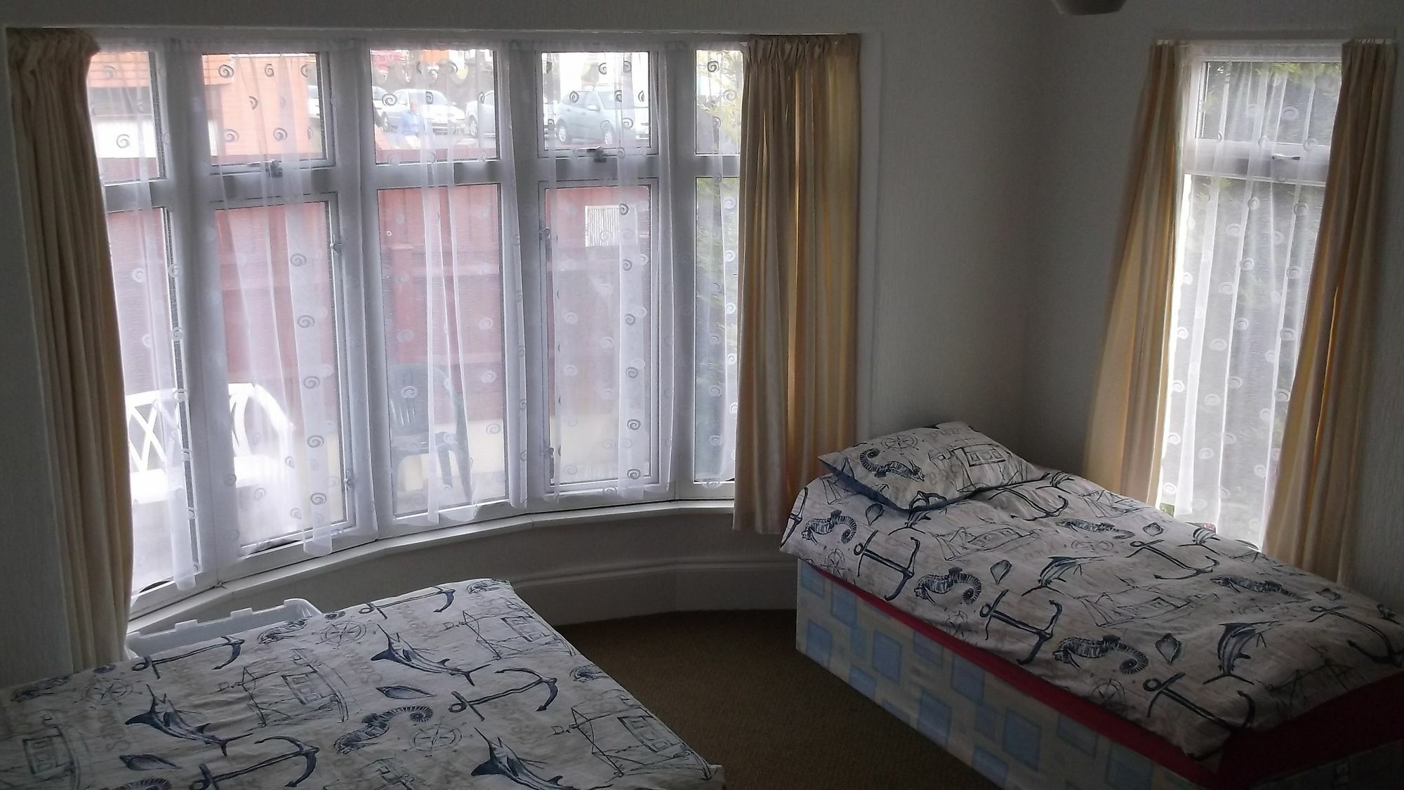 Barbie House ,Opposite The Beach & Paignton Pier , 2 Bedroom Apartment With Private Car Space & Garden , Free Access Next Door To The Stunning Ballet & Make Up School & A Beautiful Ladys Beauty Salon (Adults Only) Bagian luar foto