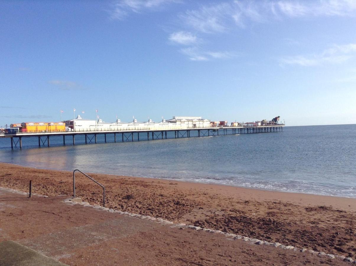 Barbie House ,Opposite The Beach & Paignton Pier , 2 Bedroom Apartment With Private Car Space & Garden , Free Access Next Door To The Stunning Ballet & Make Up School & A Beautiful Ladys Beauty Salon (Adults Only) Bagian luar foto